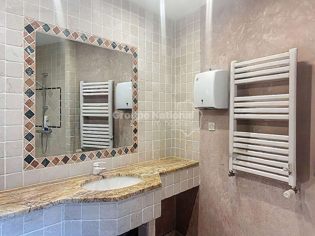 Maison à JONQUIERES-SAINT-VINCENT