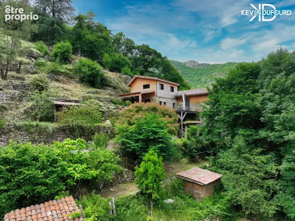 Maison avec gîte de 140m²  sur un terrain de 1,9 Hectares à - photo 19