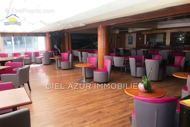 Commerce à VALLAURIS