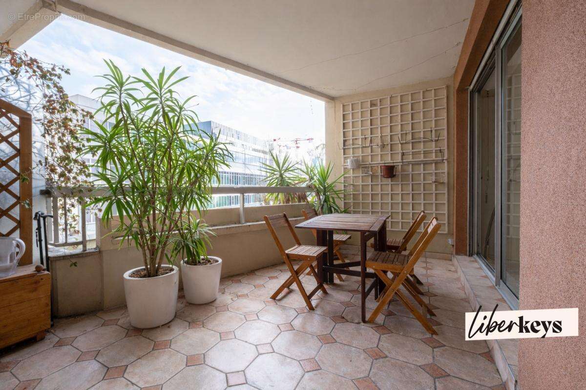 Appartement à PARIS-15E