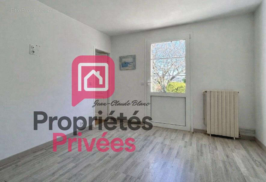 A 15 mn de Blaye - Au calme belle Girondine en pierre rénovée - 197 m2 habitables -7P- 4 Chambres -  1920 m2 de Terrain - Piscin - photo 7