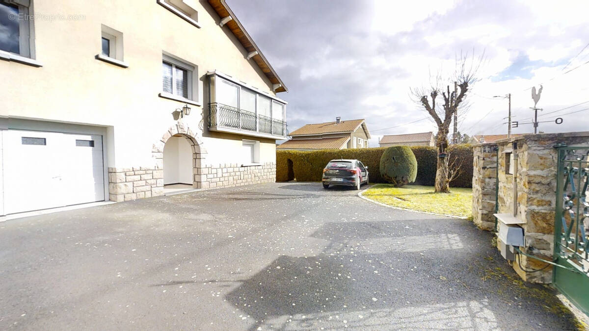 Maison à MONTFAUCON-EN-VELAY