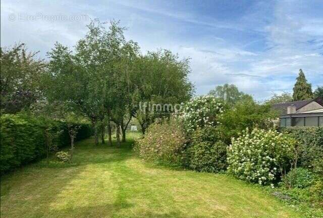 Maison à QUIEVRECHAIN