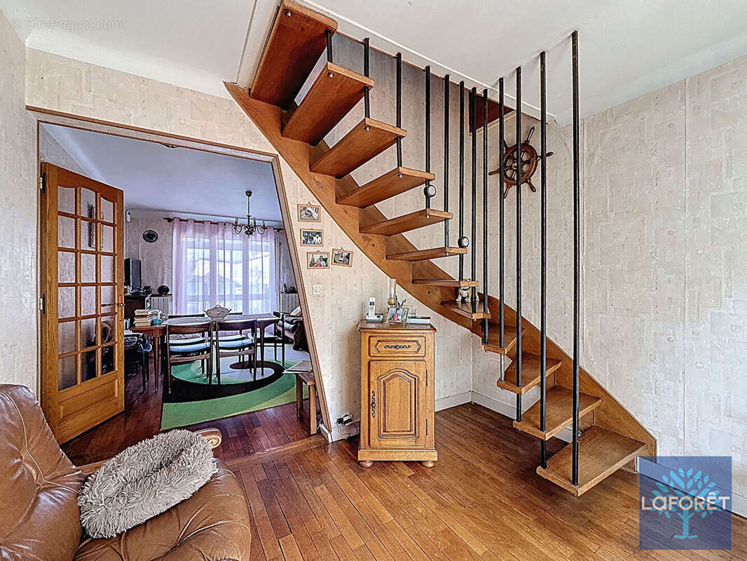 Maison à VIGNEUX-SUR-SEINE