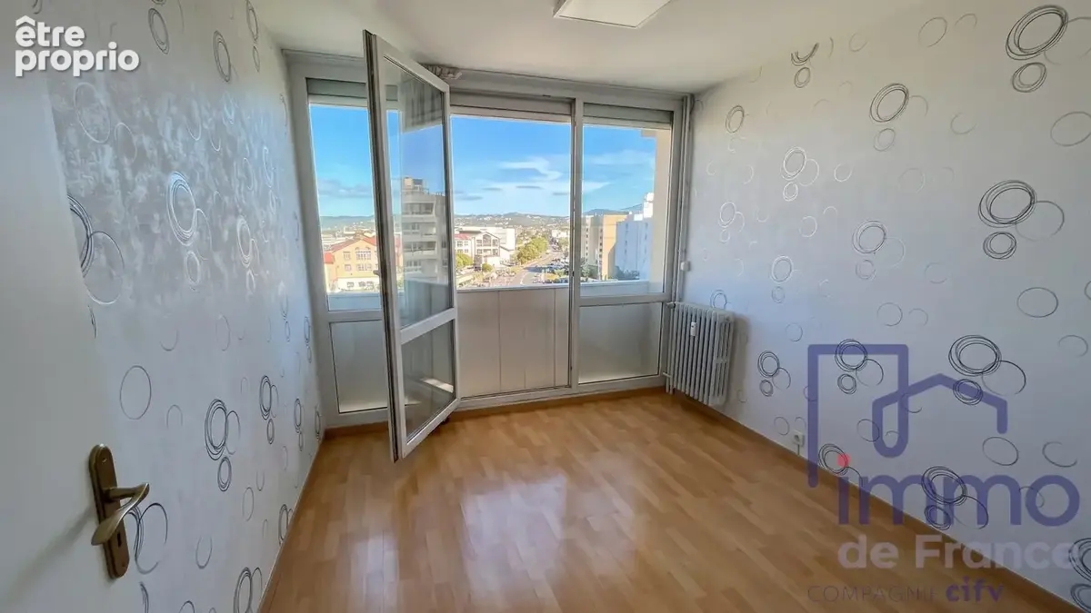 Appartement 4 pièces 75 m² à vendre à Saint-Etienne (42000) - photo 4