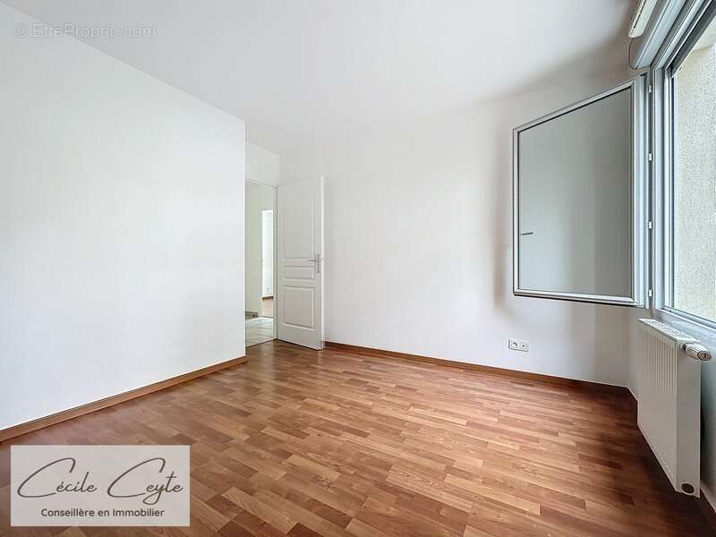Appartement à MEYLAN
