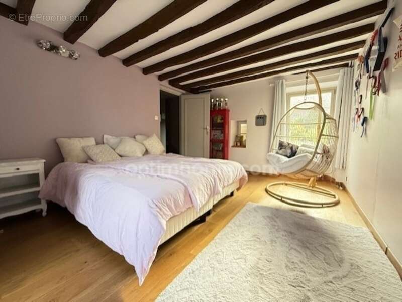 Maison à SAINT-CYR-SOUS-DOURDAN