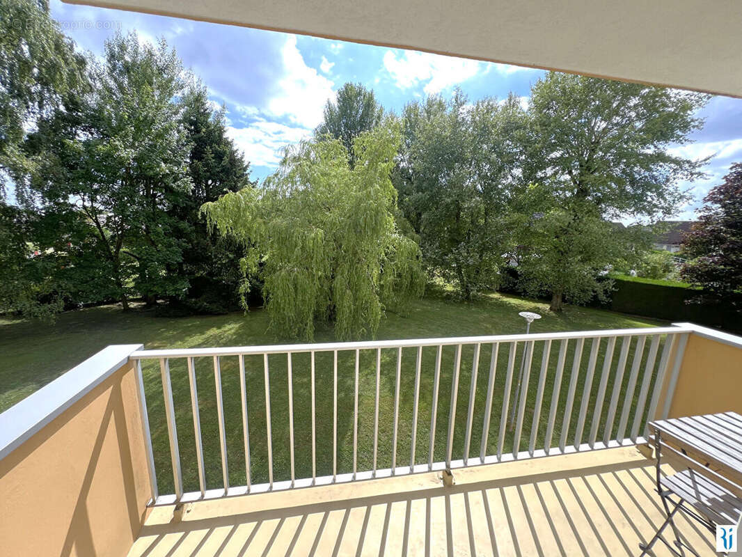 Appartement à LE MESNIL-ESNARD