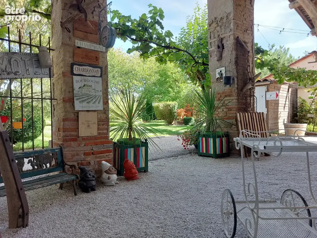 Maison à vendre 7 pièces MONTAUBAN (82) avec chambres d'hôtes, piscine, jardin et dépendance - photo 9