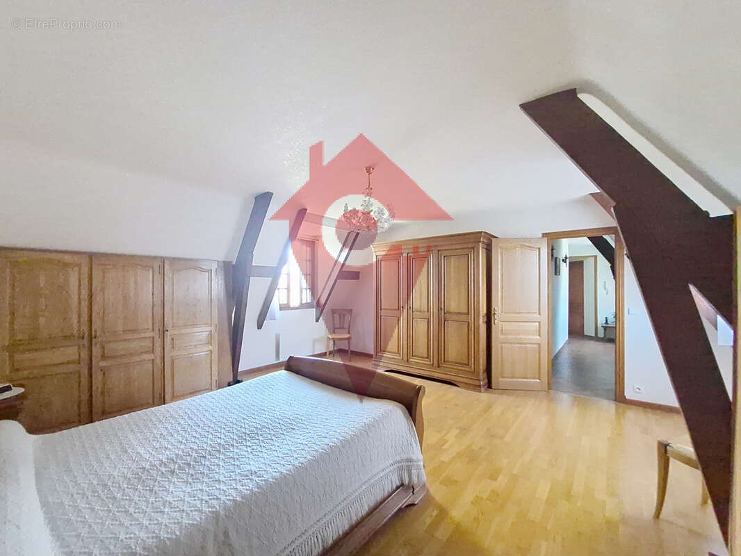 La ville-du-bois - propriété familiale de caractère - dpe c - terrain 2 460 m2 - environ 181 m2 habitables - photo 18
