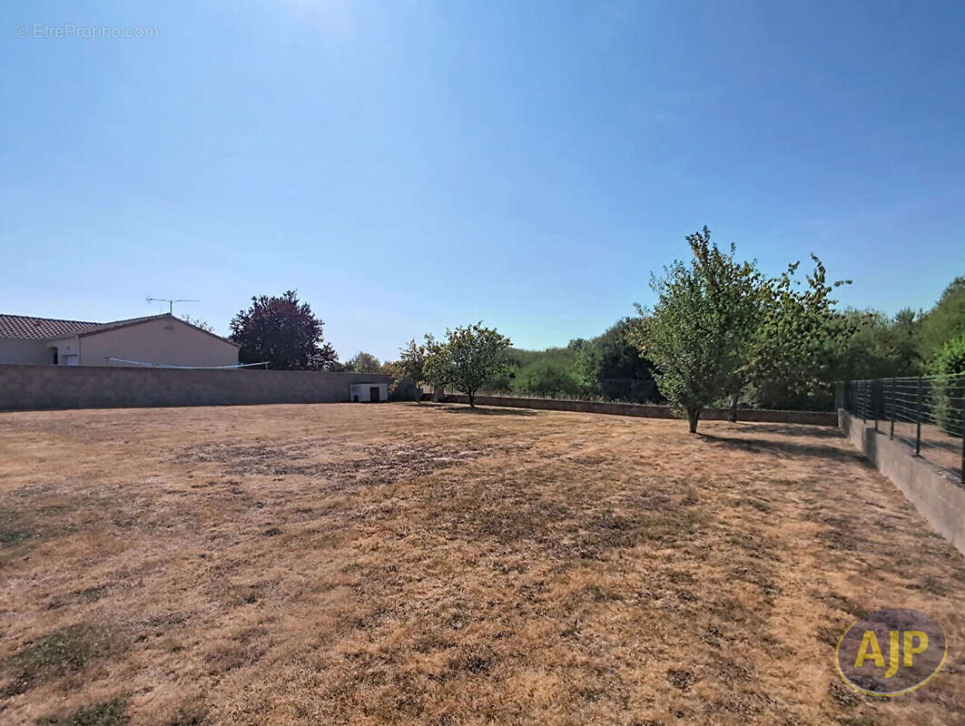 Plain-pied familial avec terrain de 955 m² ? Tout à pied & Impasse - photo 10
