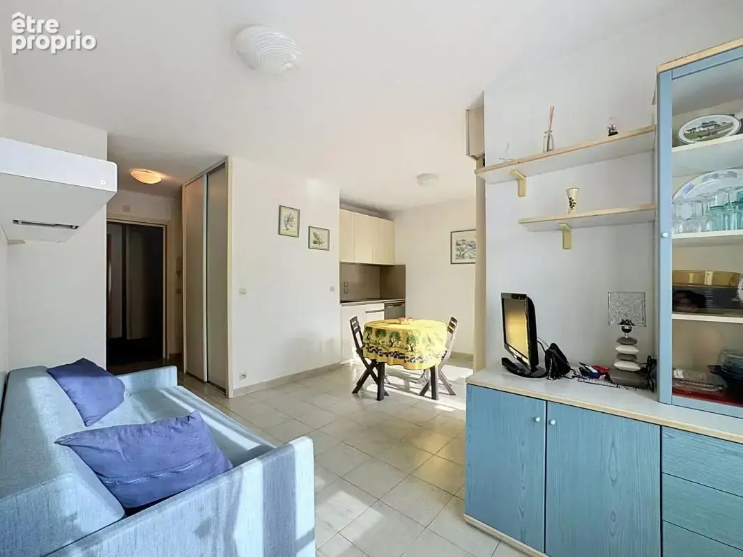 Studio + parking + Cave - À Vendre - Fréjus Plage - photo 3