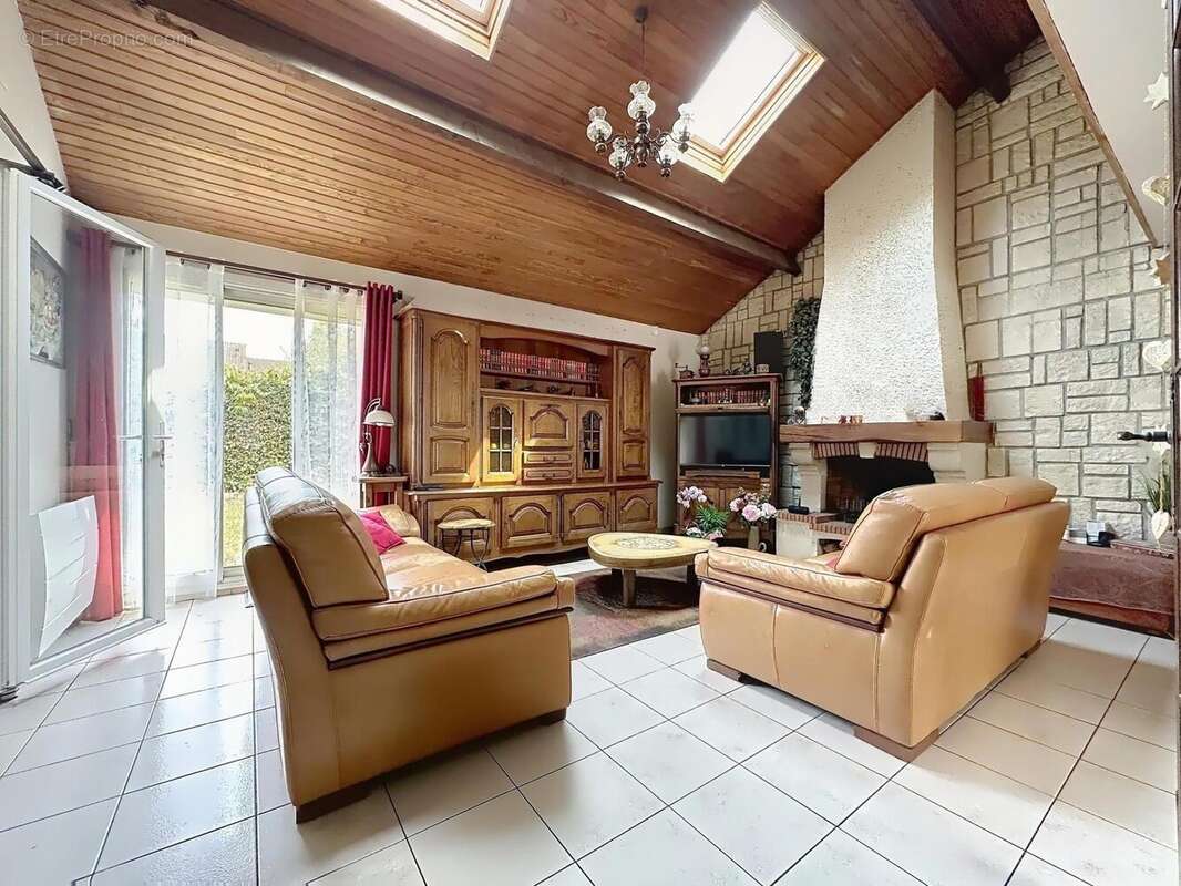Maison 134 m² à Eragny  - photo 4