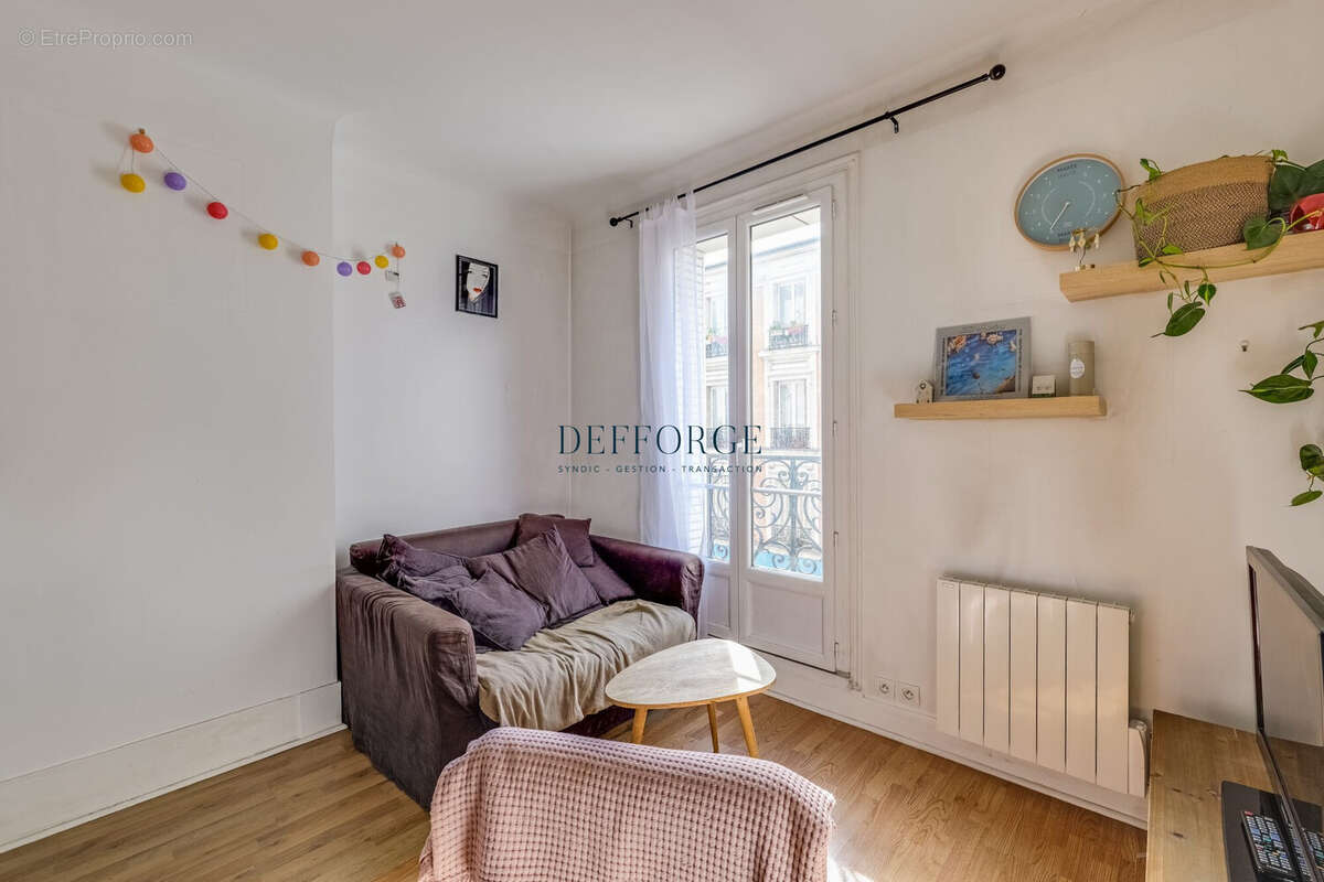 Appartement à PARIS-14E