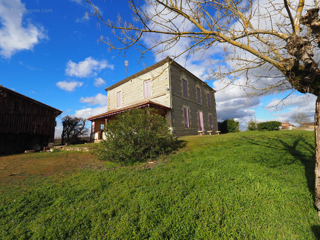 Maison à FAUILLET