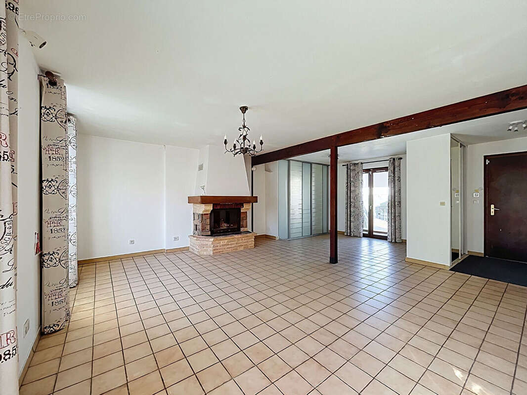 Maison à SAINT-MICHEL-SUR-ORGE