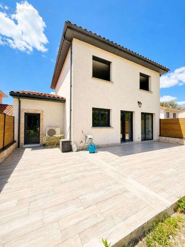 Belle maison familiale T6 de 119 m2 avec jardin de 980 m2 à La Verpillière - photo 13