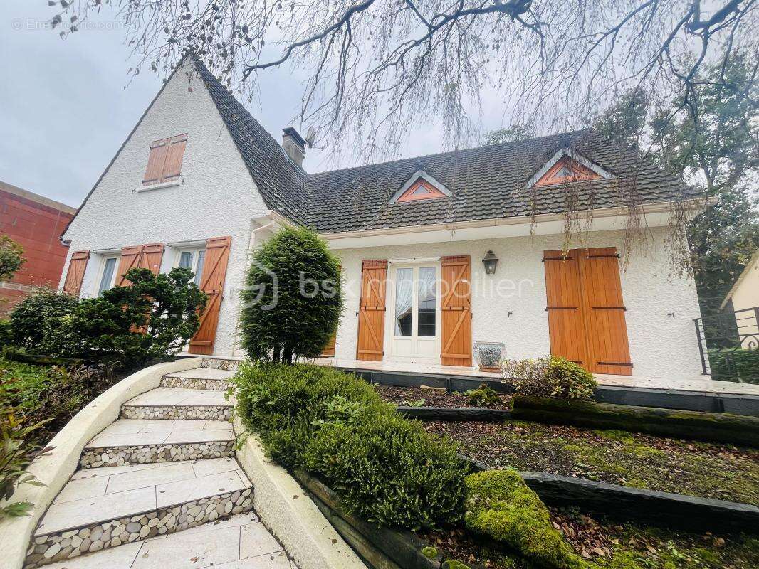 Maison à ROISSY-EN-BRIE