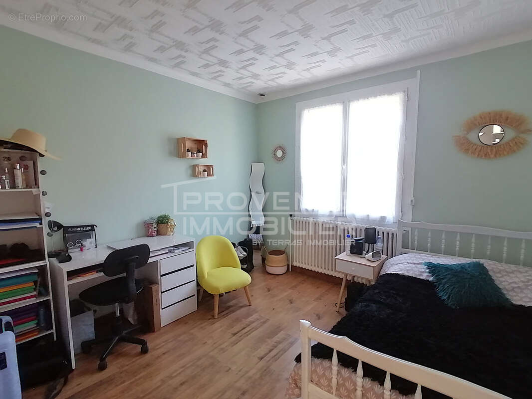 Maison à MONTELIMAR