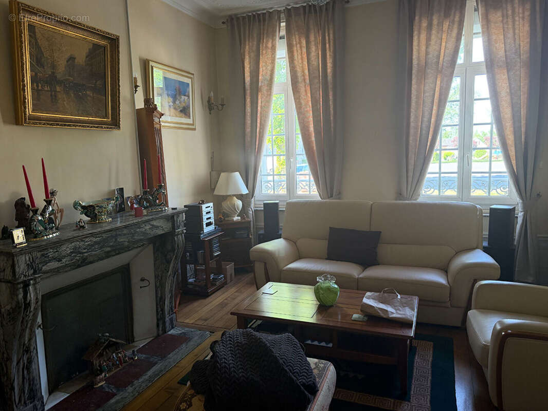 Maison à SAINS-RICHAUMONT