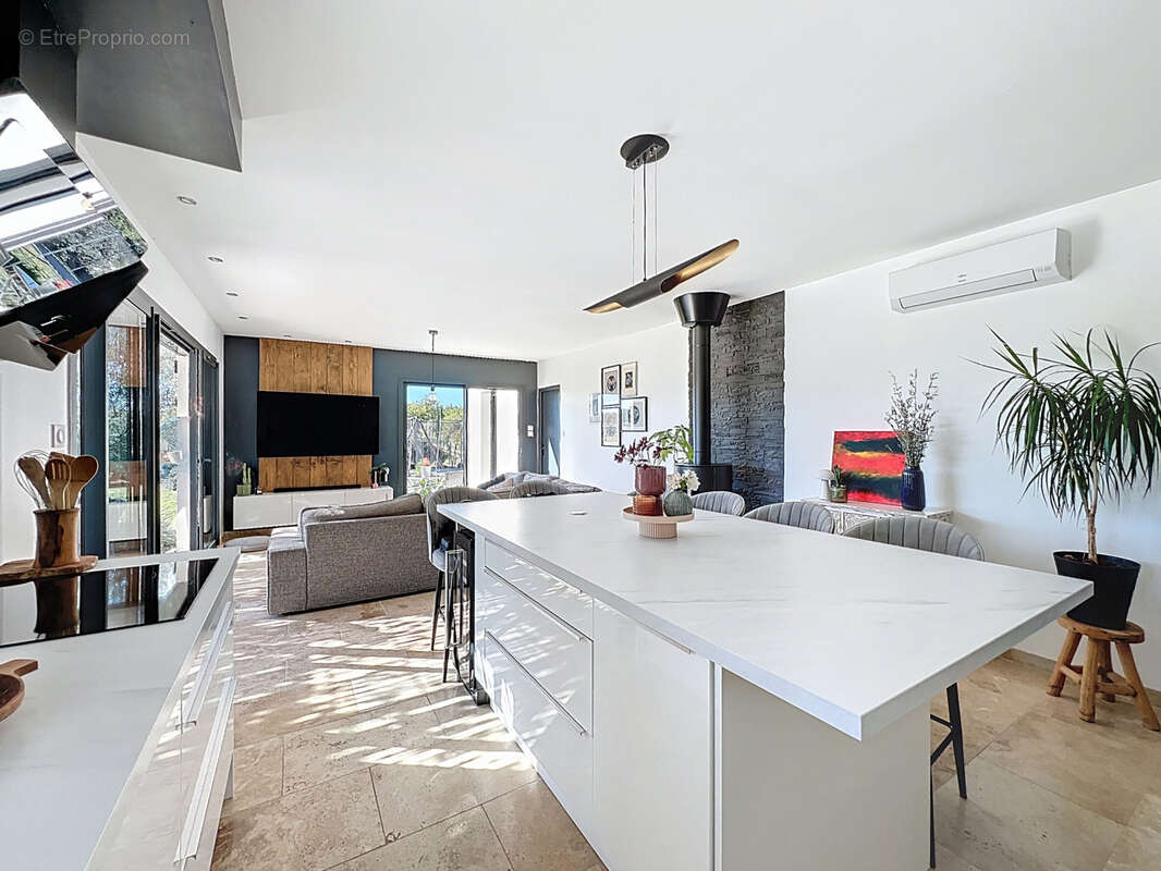 Maison à SAINT-SATURNIN-LES-APT