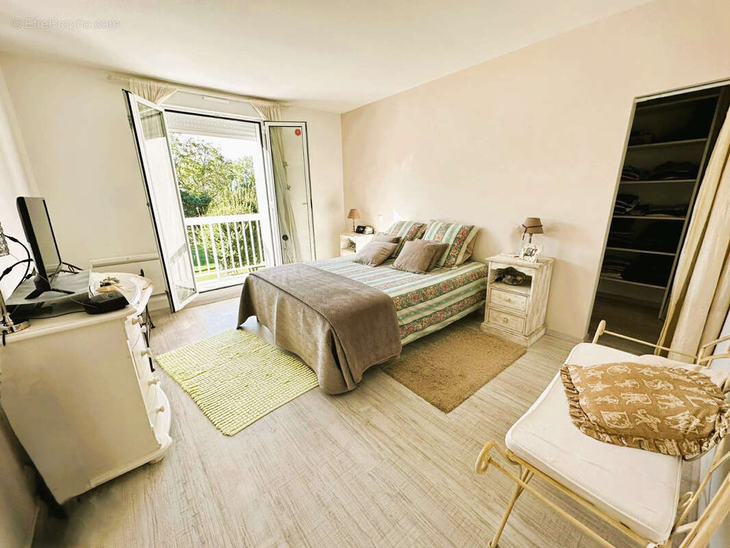 Propriete avec dependance et piscine - photo 10