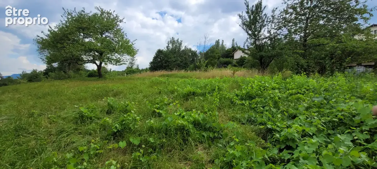 Terrain à BELLEGARDE-SUR-VALSERINE