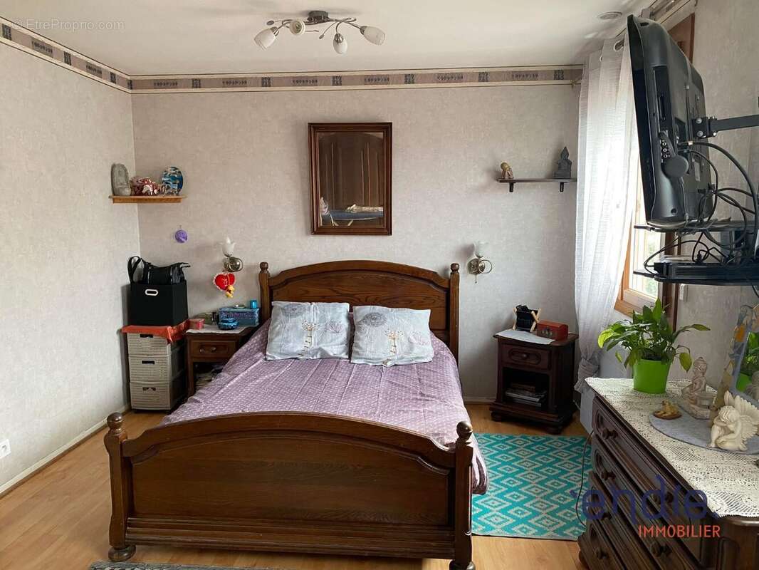 Maison à GARNAT-SUR-ENGIEVRE