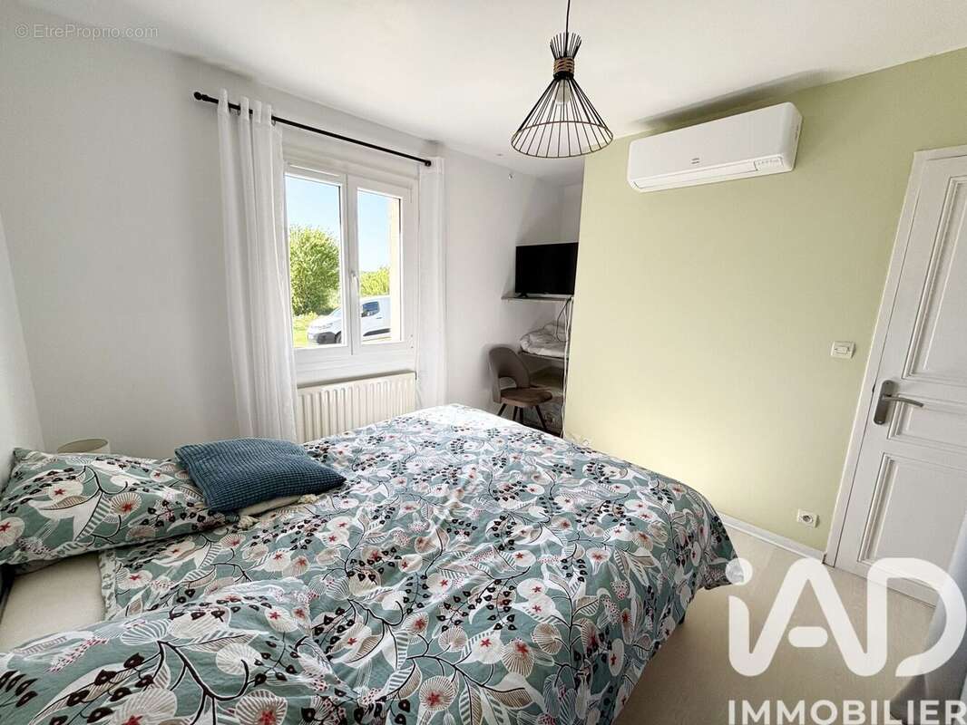 Maison 108 m² à Rivarennes  - photo 7