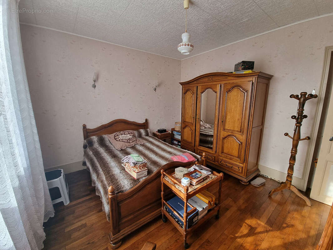 Maison à VARENNES-VAUZELLES