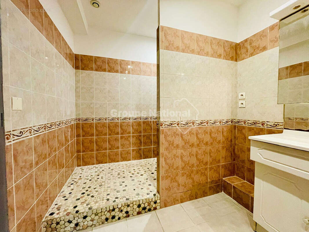 Maison à SAINT-LAURENT-D'AIGOUZE