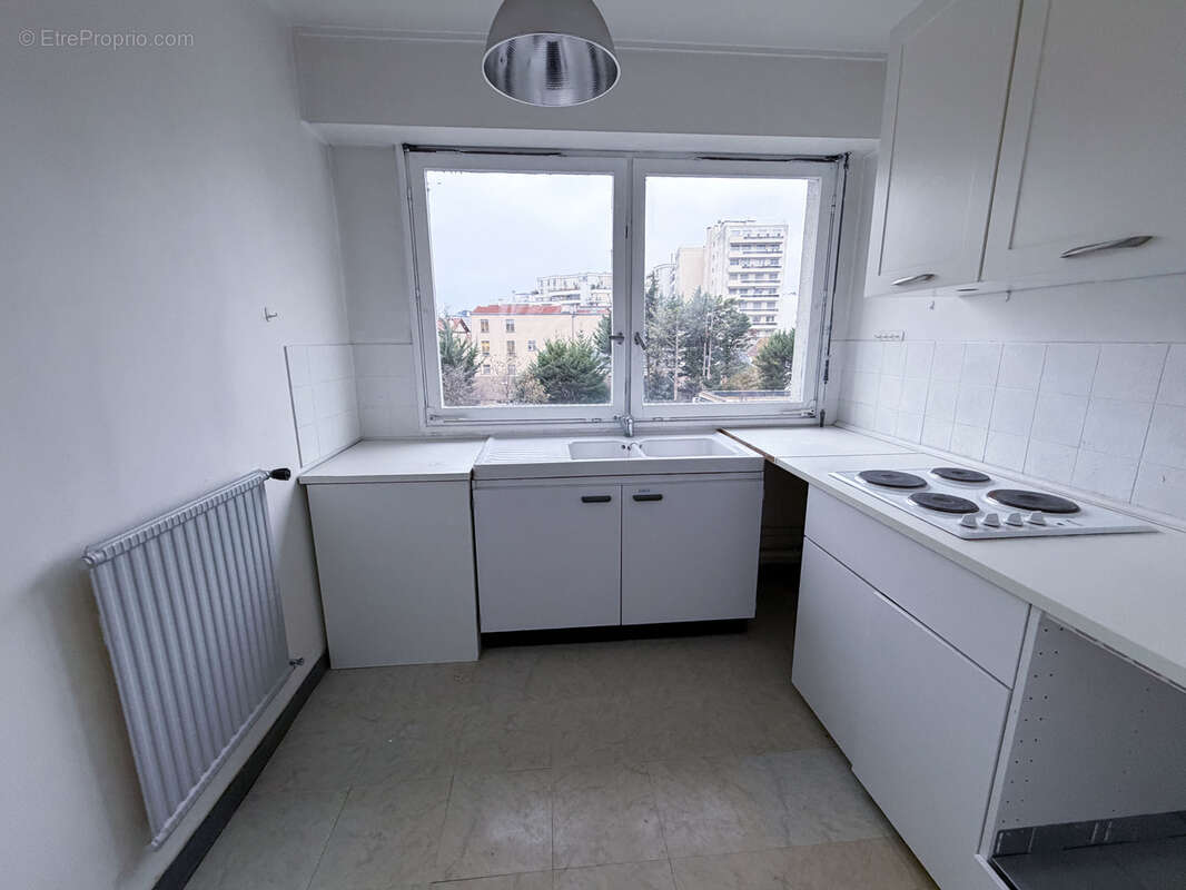 Appartement à COURBEVOIE