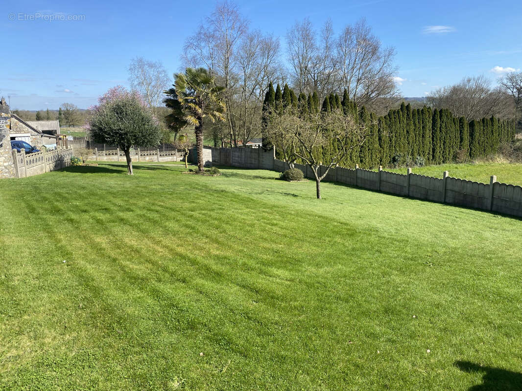 Maison à MONTREUIL-DES-LANDES