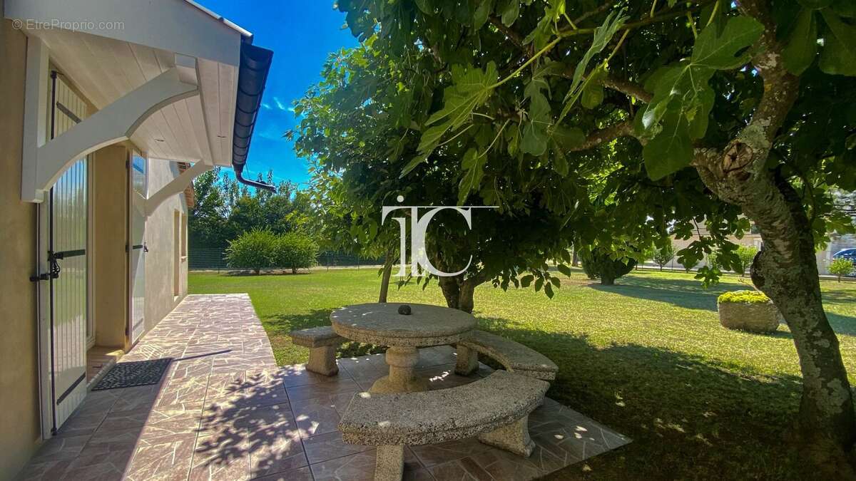 Maison à SAINT-AMBROIX