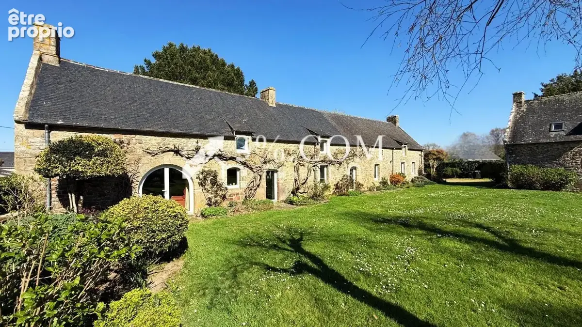 Maison à PLOUGOUMELEN
