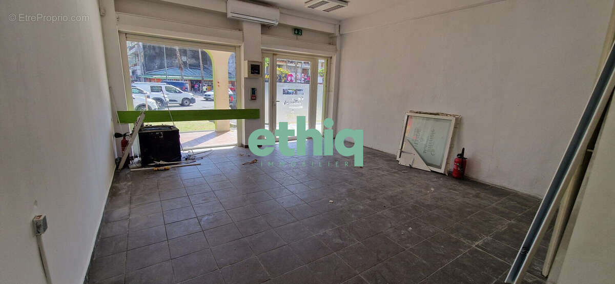 Commerce à POINTE-A-PITRE