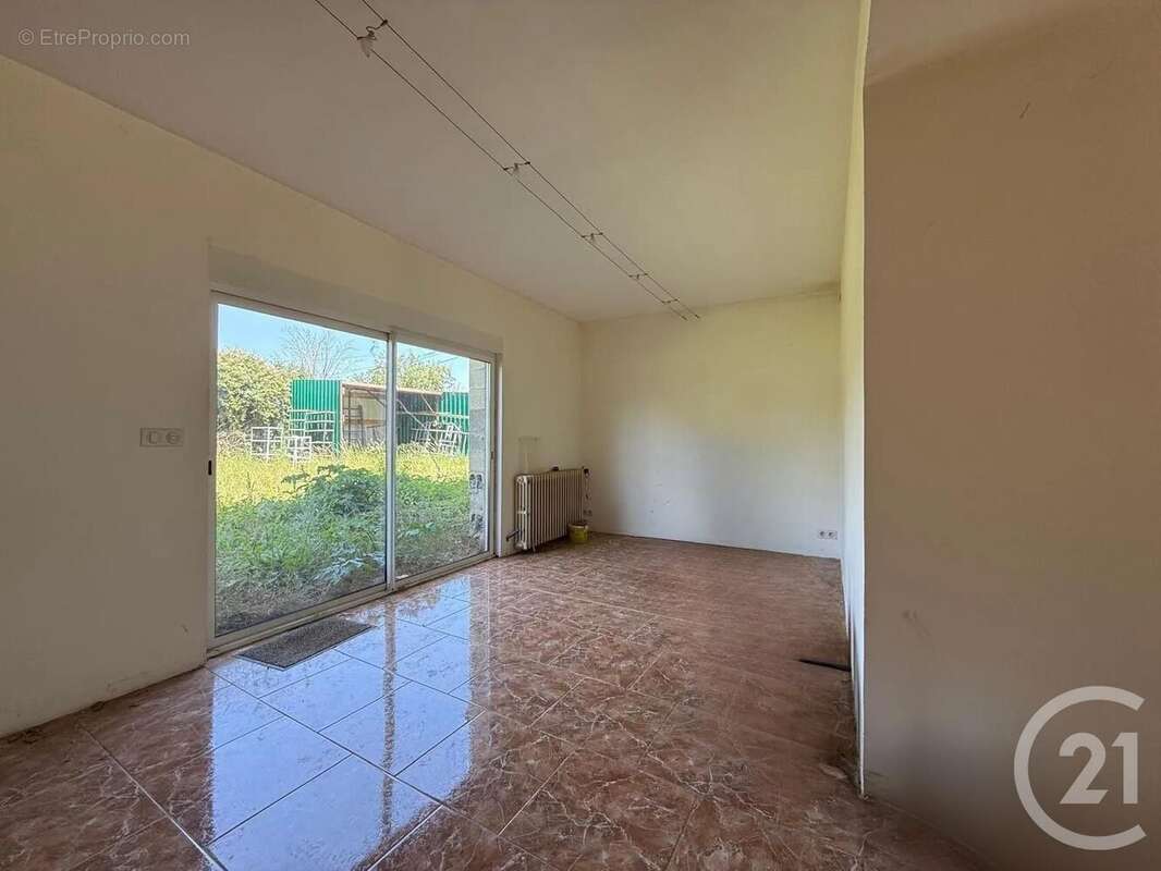 Maison à SAINT-SEROTIN