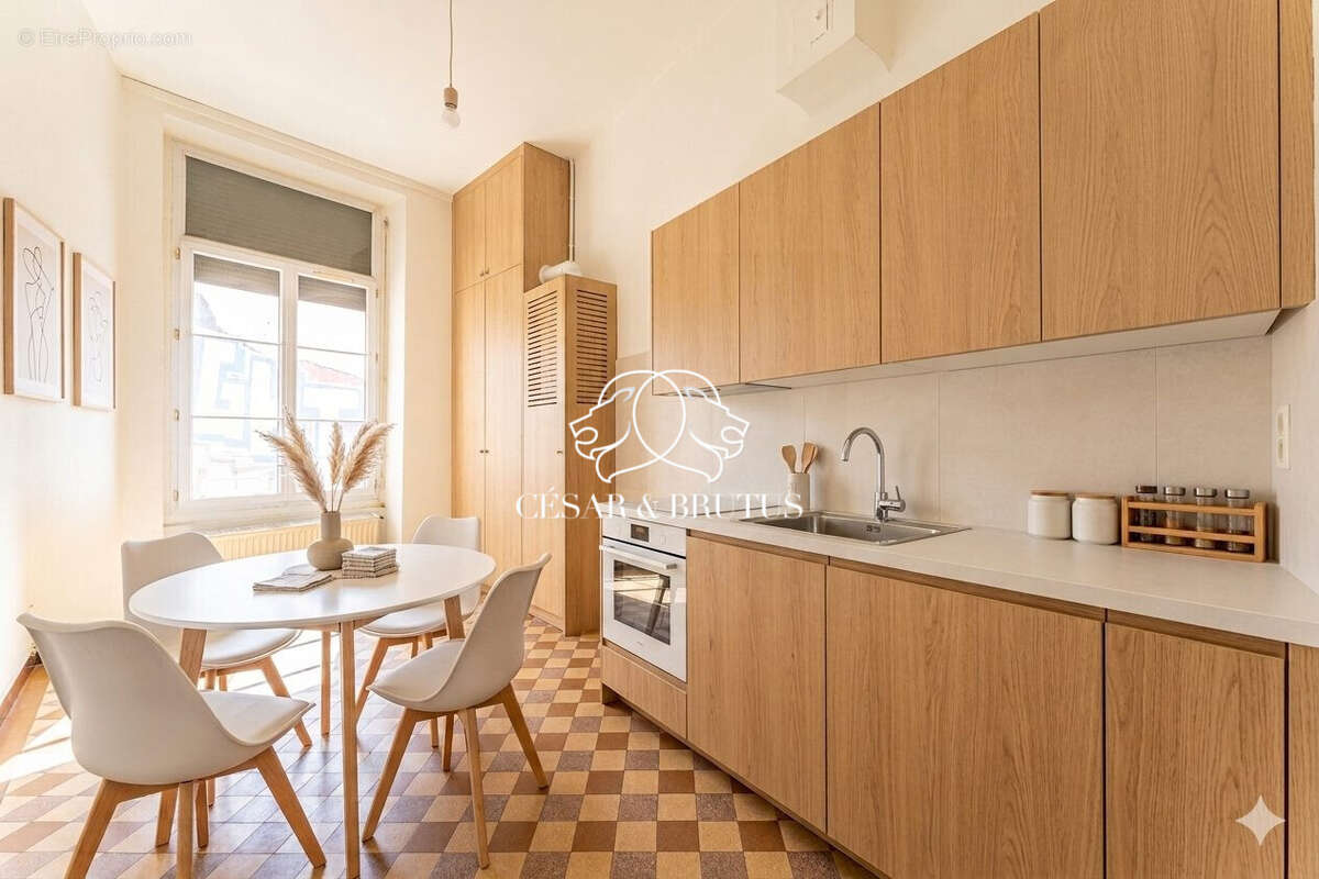 Cuisine meublée avec IA - Appartement à LYON-1E