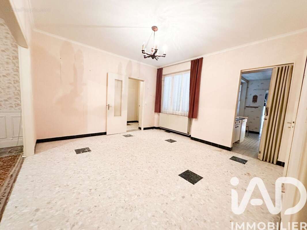 Photo 2 - Maison à FERE-CHAMPENOISE