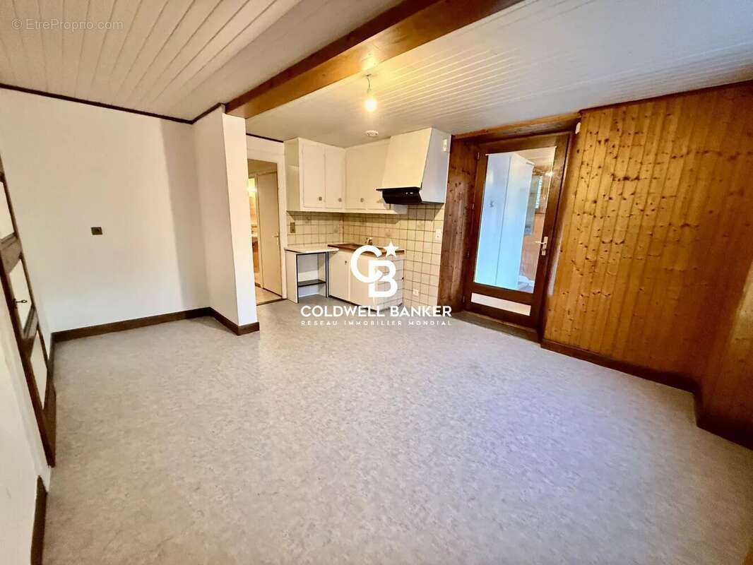 Appartement à SAINT-CERGUES