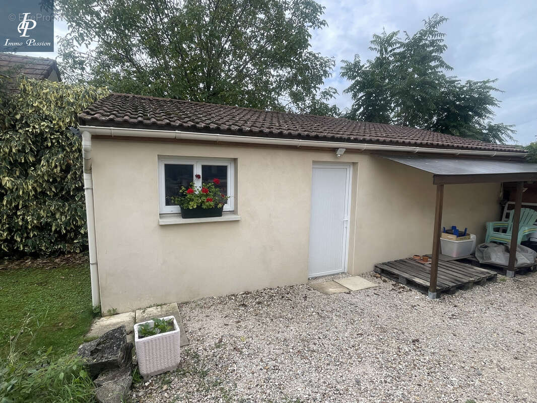 Maison à SAVIGNY-LE-SEC