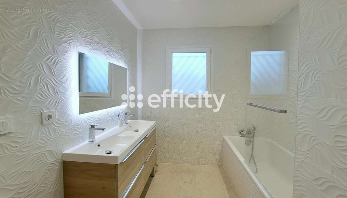 Maison 150 m² à Artigueloutan  - photo 15