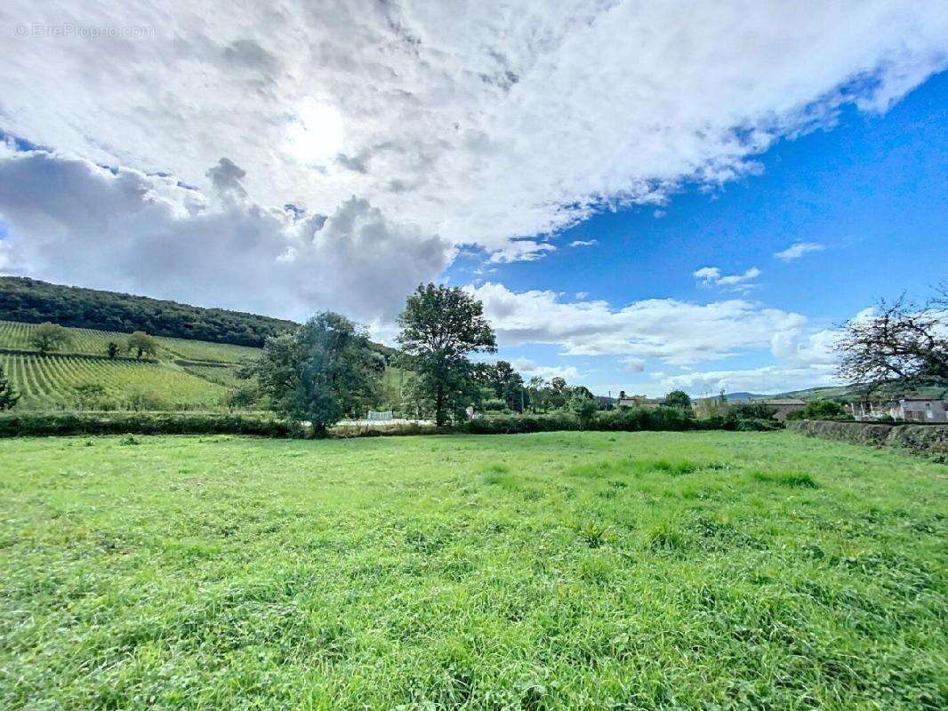 Terrain à AZE