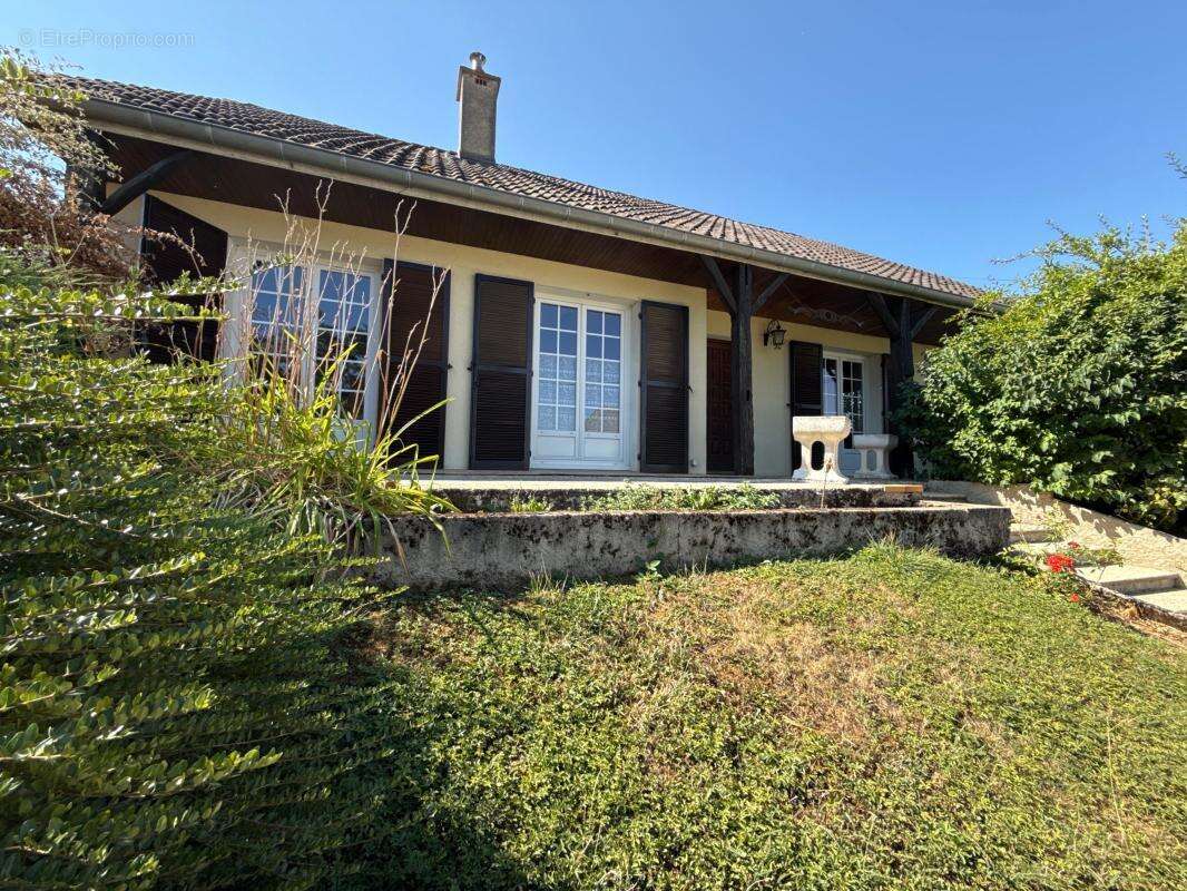 Maison à BRETENIERE