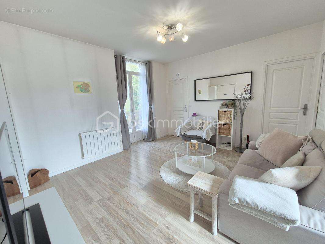 Charmant F3 avec grande terrasse et parking !! - photo 5