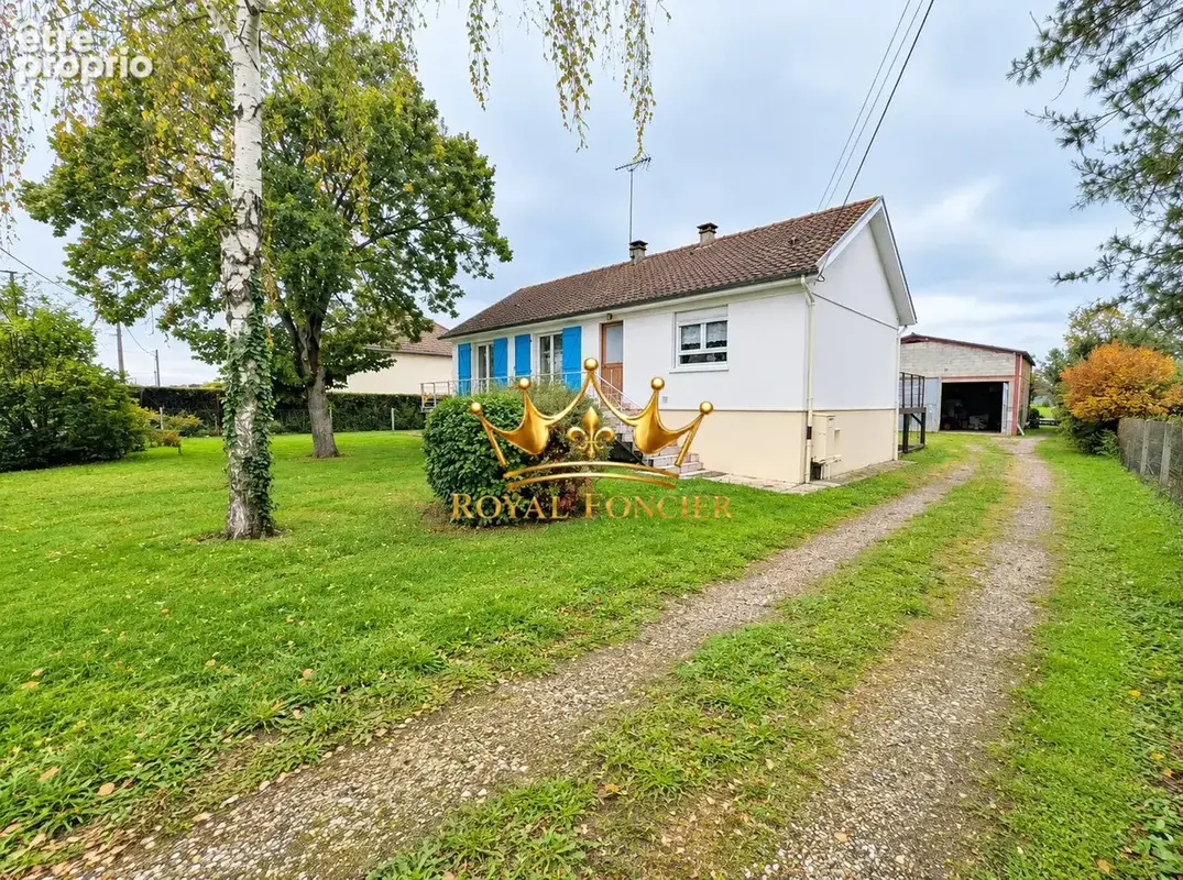 Pavillon avec hangar