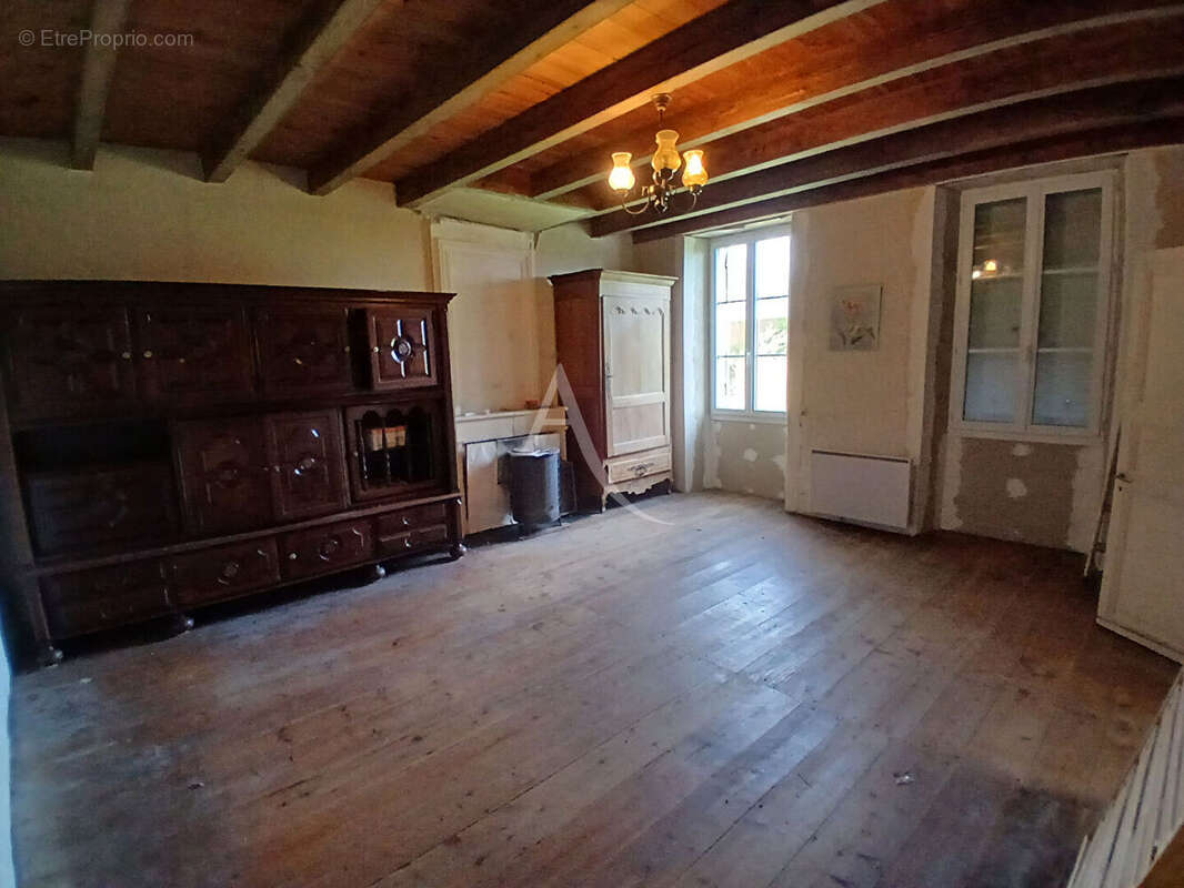 Maison à CRAZANNES