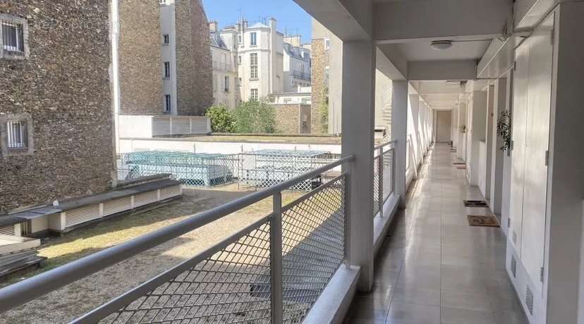 Appartement à NEUILLY-SUR-SEINE