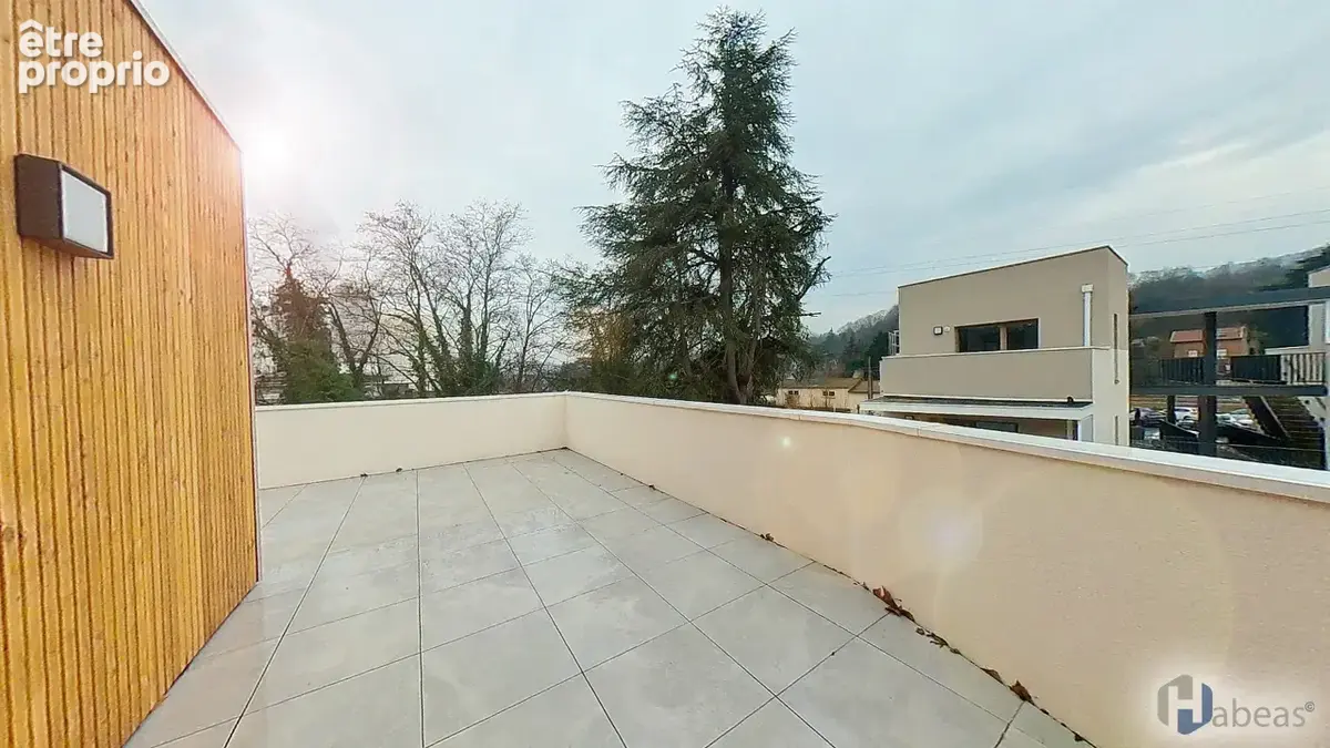 Attique d'Exception : T5 de 111.60 m² avec Terrasse Plein Ciel de 70,45m², Parking et cave - photo 7