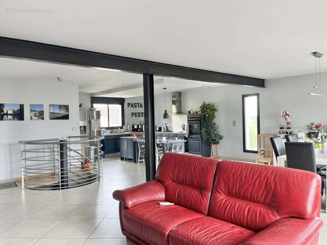 Maison à CASTELGINEST